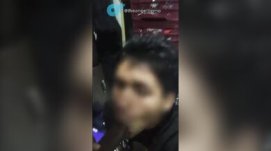 Pompino rischioso e proibito nel magazzino abbandonato gay