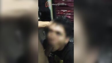 Pompino rischioso e proibito nel magazzino abbandonato gay