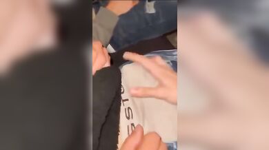 L’ultimo che resta sveglio vince e si diverte col sesso gay