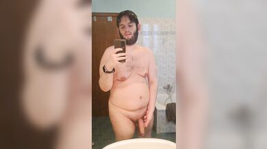 Nudo davanti allo specchio mi diverto col mio cazzone