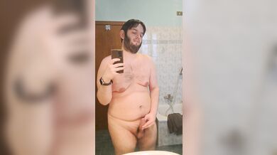 Nudo davanti allo specchio mi diverto col mio cazzone