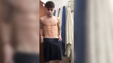 Ragazzo porco sega i lsuo cazzone xxl