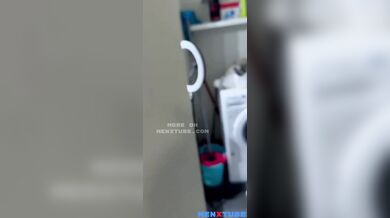 Studente gay italiano scopato dal compagno di stanza sotto la doccia