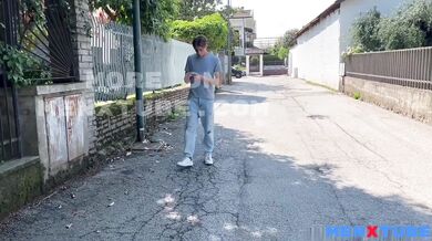 Talentscout a caccia di figaccioni gay per video porno su onlyfans