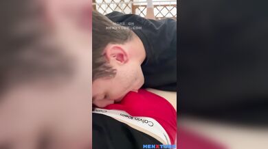 Sverginamento orale ed anale di una troia di Grindr