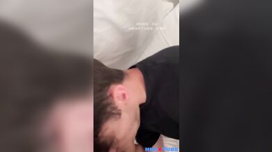 Sverginamento orale ed anale di una troia di Grindr