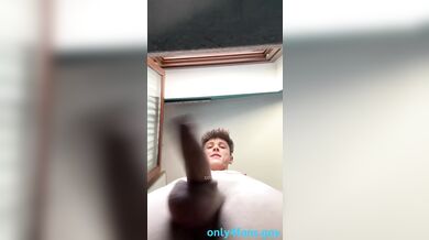 Samuele fa il porco in videochiamata col suo ragazzo