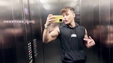 Manuel e Denis Dosio scopano un ragazzino passivo per il loro compleanno