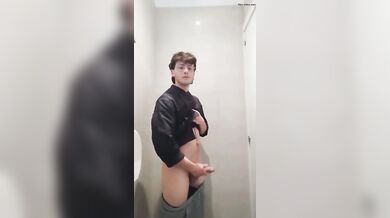 Renato ragazzo di Torino con cazzone xxxl