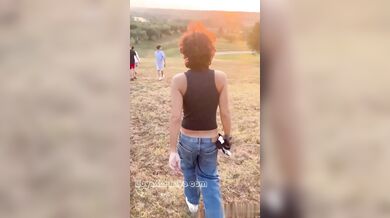 Ragazzi gay scopano in camporella