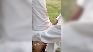 Ragazzi gay scopano in camporella