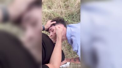 Ragazzi gay scopano in camporella