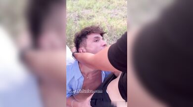 Ragazzi gay scopano in camporella