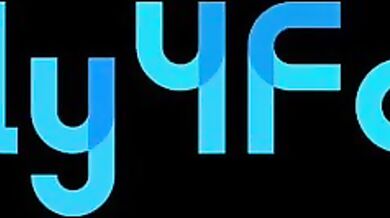 Jerk off in bagno per ragazzo italiano con un gran bel cazzone