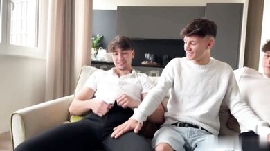 Ragazzi etero fanno provino porno gay per i loro social