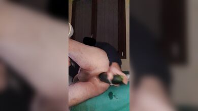 Grossa zucchina inculata divina