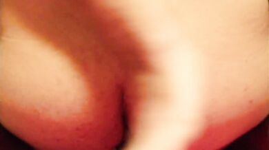 Mi infilo un enorme dildo nel culo e godo