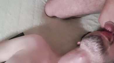 Sborrata copiosa nella bocca desiderosa del mio maiale