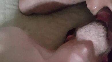 Sborrata copiosa nella bocca desiderosa del mio maiale