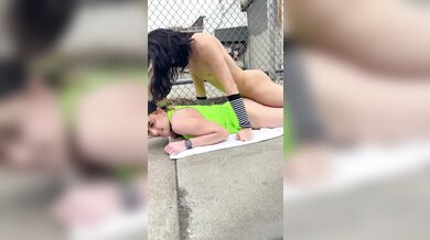 Femboy Twink Magro Inculato All'Aperto Senza Preservativo