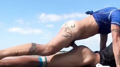 Anale Violento All'Aperto con Cazzo Grosso Spesso Senza Preservativo