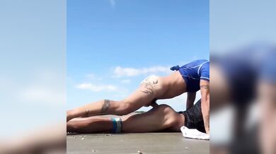 Anale Violento All'Aperto con Cazzo Grosso Spesso Senza Preservativo