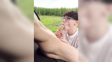 Coppie Gay Amatoriali con Pompino Profondo All'Aperto