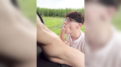 Coppie Gay Amatoriali con Pompino Profondo All'Aperto