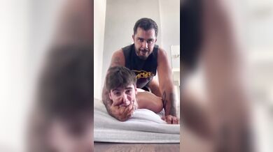 Figlio gay inculato forte dal padre maiale