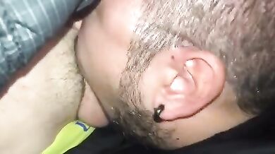 ragazzi italiani si succhiano in  pubblico