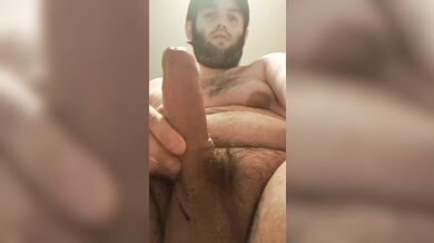 Masturbo il mio grosso cazzo vergine