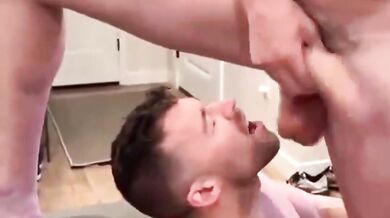 Pompino su Cazzo Grosso e Duro