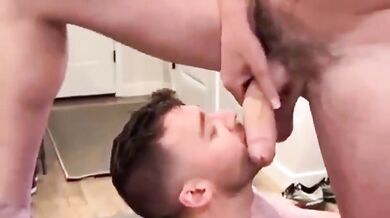 Pompino su Cazzo Grosso e Duro