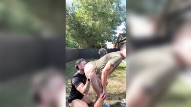 Coppia Gay Scopa con Cazzo Grosso Bianco
