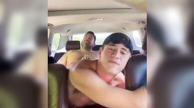 Maturo incula giovane carino in carsex
