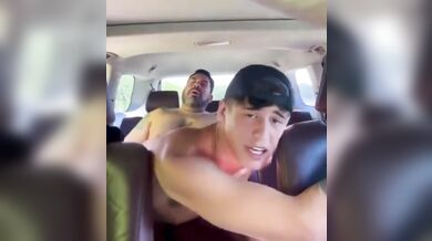 Maturo incula giovane carino in carsex