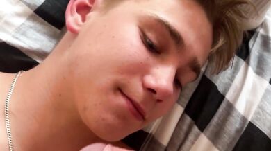 Maturo violenta twink biondo giovane
