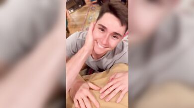 Papi fa pompino a twink giovane