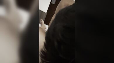 Ragazzo giovane che succhia deliziosamenteㅤ