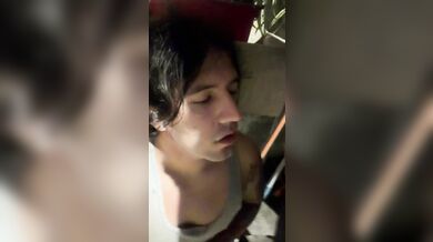 Andrea rosati  ha fatto un pompino a uno nel cortile come gli ha ordinato il  suo padrone