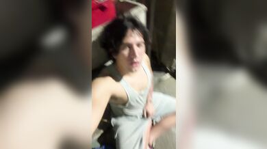 Andrea rosati  ha fatto un pompino a uno nel cortile come gli ha ordinato il  suo padrone