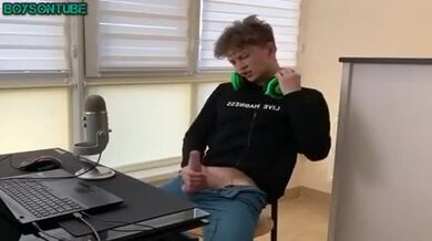 nice boy  boy cums hard twink sprits