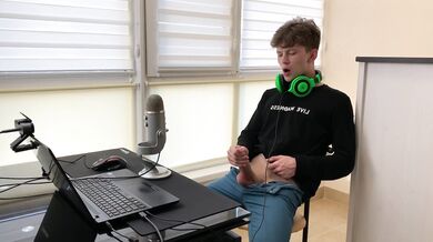 nice boy  boy cums hard twink sprits