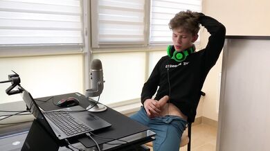nice boy  boy cums hard twink sprits
