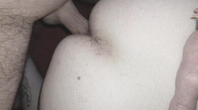 Lo prendo in culo dal mio daddy di grindr