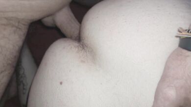 Lo prendo in culo dal mio daddy di grindr