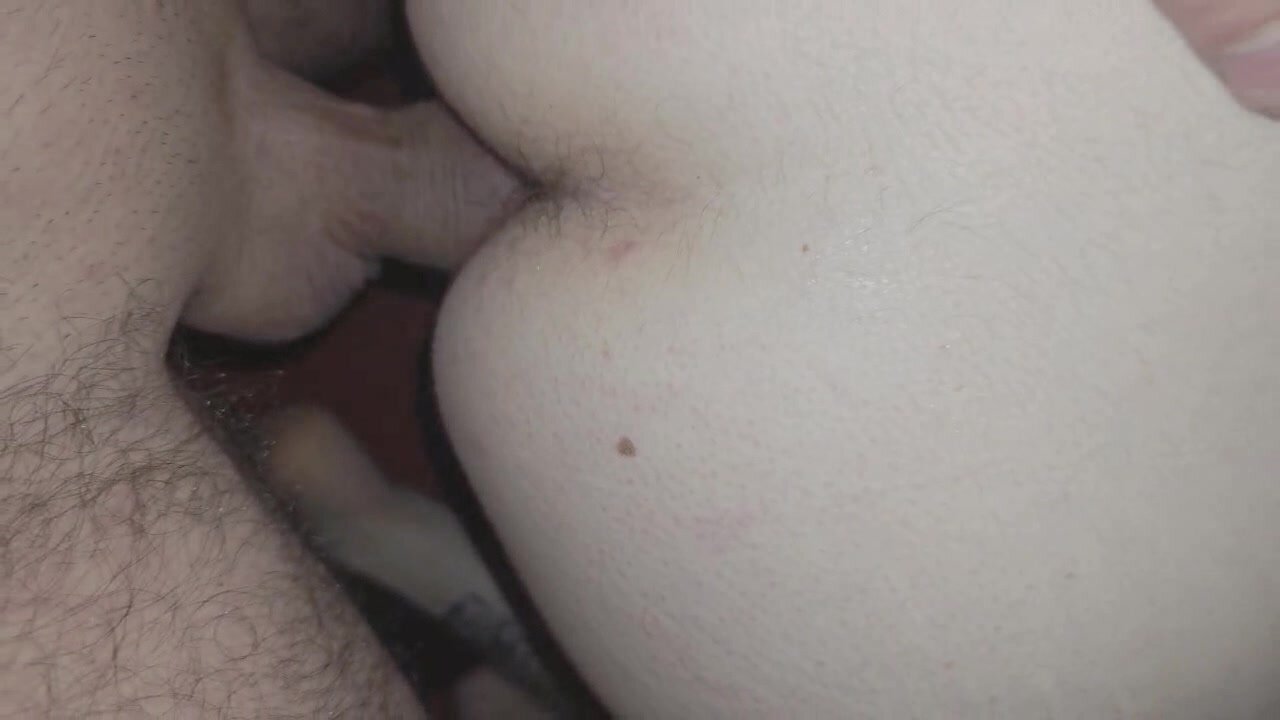 Lo prendo in culo dal mio daddy di grindr