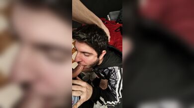Gli faccio un pompino al fidanzato e me lo godo tutto intero