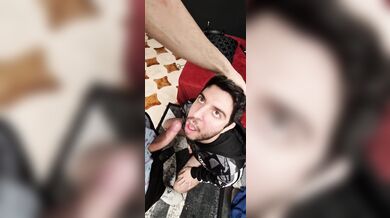 Gli faccio un pompino al fidanzato e me lo godo tutto intero