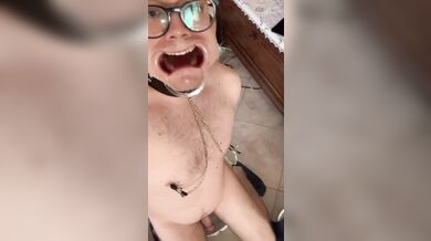 Sissy Gay troia anale scopata da un dildo grosso nero